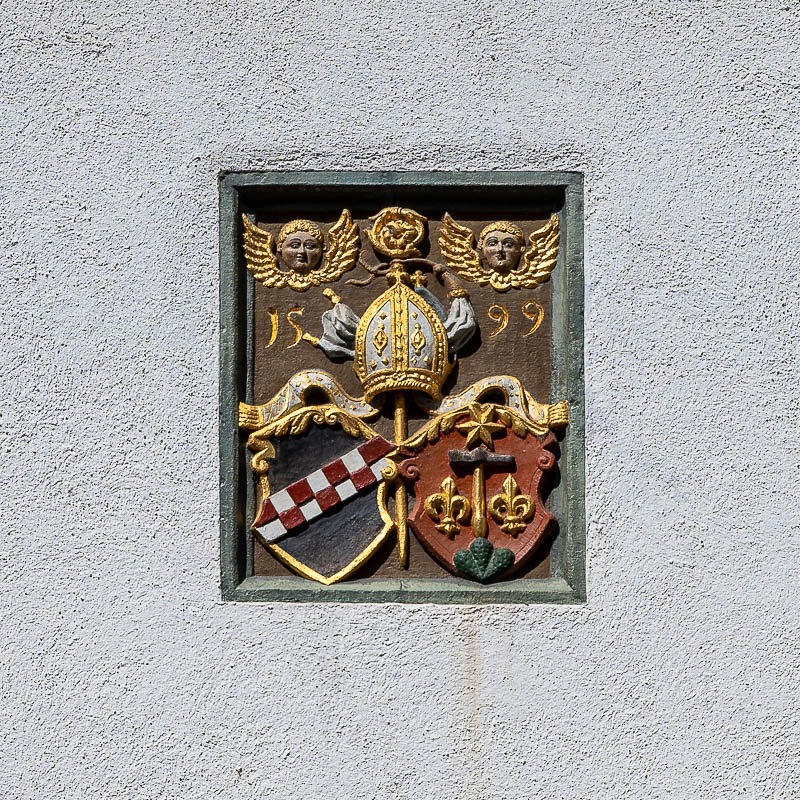 Abtswappen mit dem Wappen der Zisterzienser