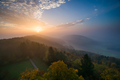 Durch Nacht zum Licht