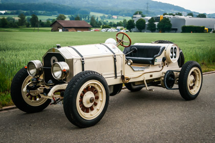 Oldtimer Corso anlässlich des Hüttiker-Dorffestes 2013.